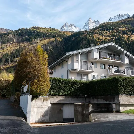 Fermes Du Montenvers B2, Alpes Agency, Chamonix, Sleeps 4-5 *